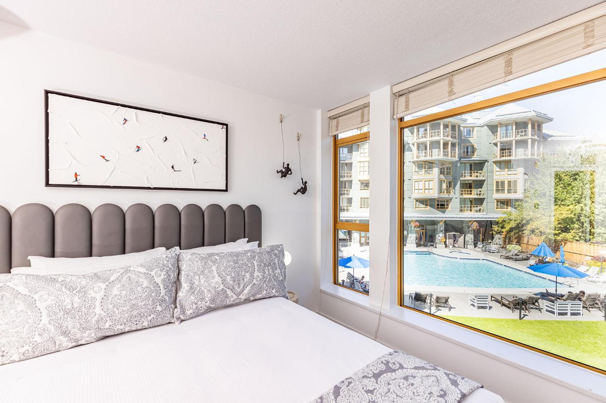 Cascade Lodge Premium Suite, With Pool & Hot Tub Whistler Exterior photo
